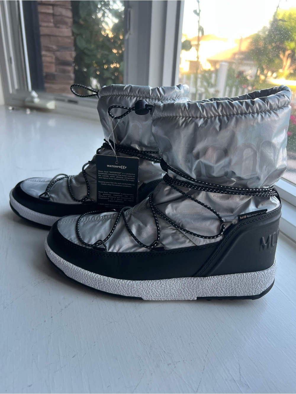 NWT Moon Boot Junior Winter Boots, youth 5